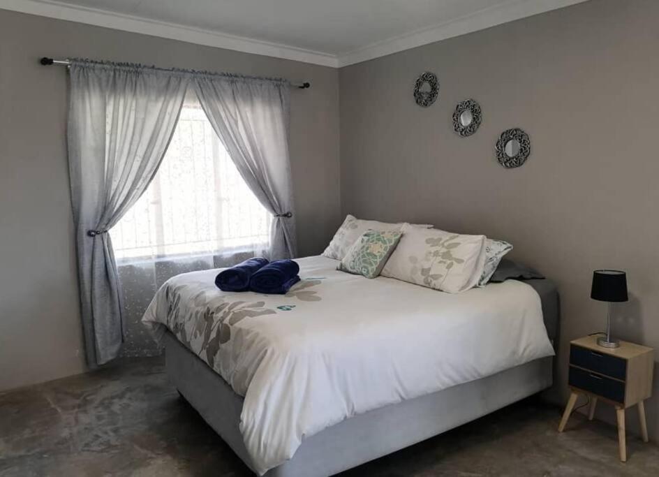 Stellies Accommodation - Room 1 Keetmanshoop Exterior photo